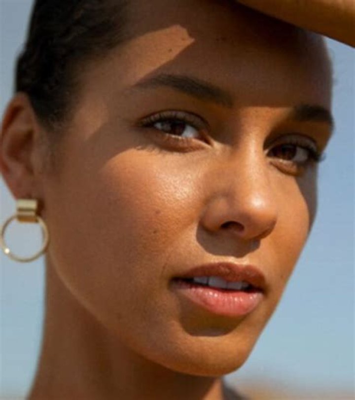 Unveiling The Essence Of Alicia Keys' Chains: A Journey Of Discovery