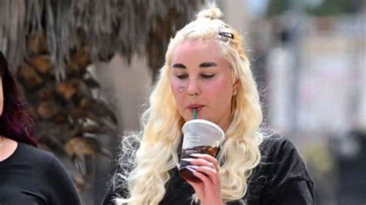 Uncover The Hidden Wealth Of Amanda Bynes