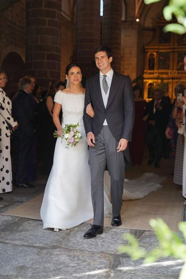 Unveil The Enchanting Story Behind "carlos Sainz Junior Hochzeit"