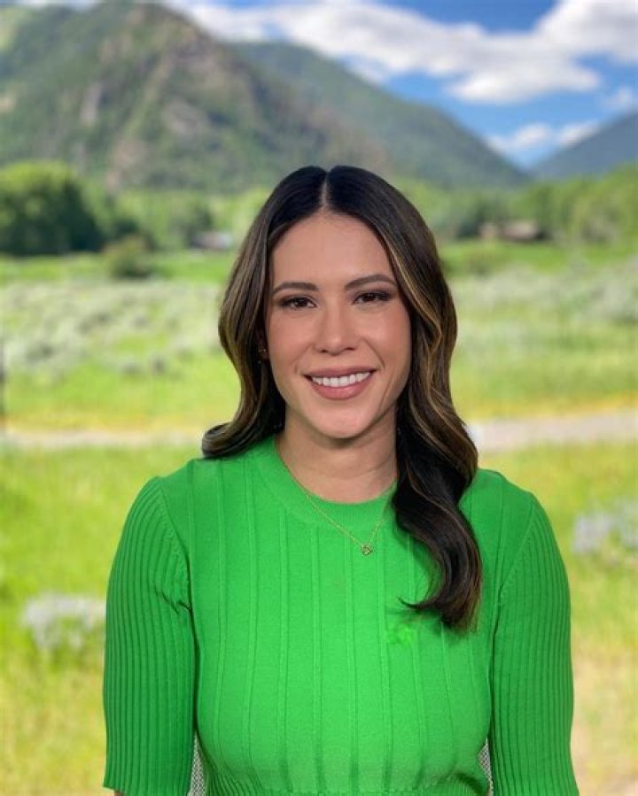 Unveiling The Secrets Of Deirdre Bosa's Enviable Height