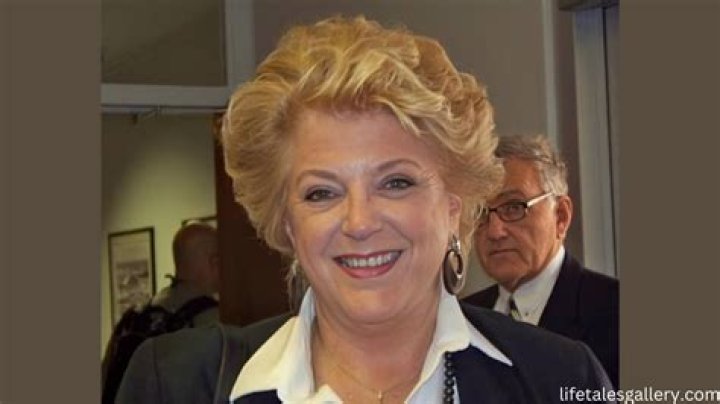 Unveiling Dianne Holechek's Vision For A Sustainable Future