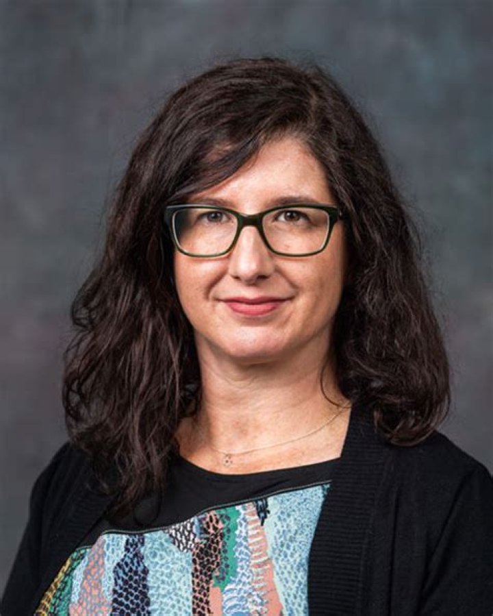 Discover The Unconventional Brilliance Of Elizabeth Foggle