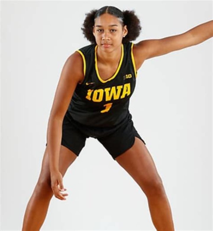 Unveiling The Creative Genius Of Hannah Stuekle And Mario Davis