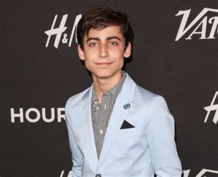 Unveiling The Height Of Aidan Gallagher: A Comprehensive Guide