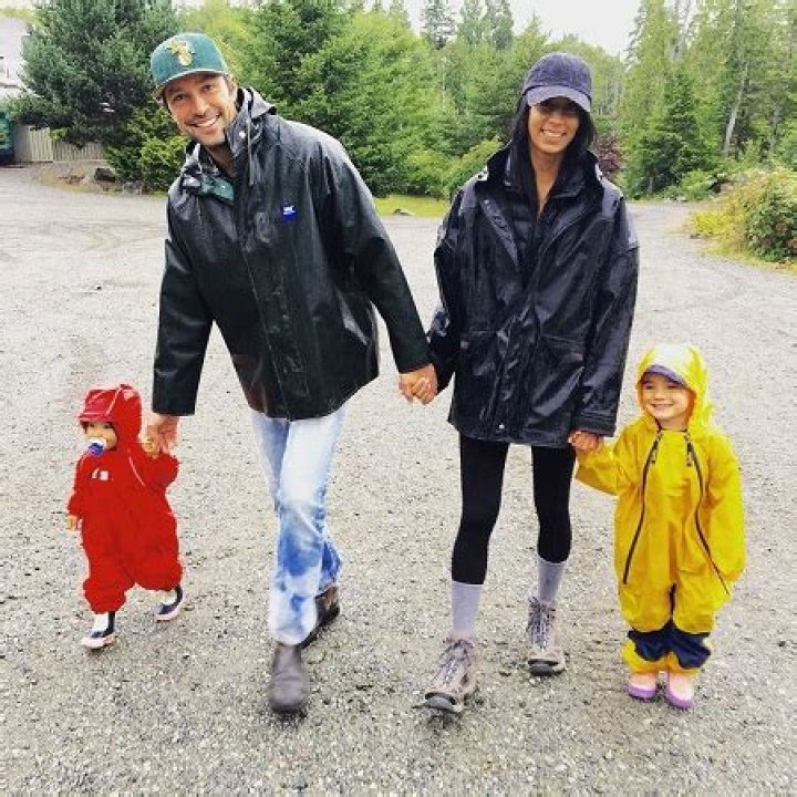 Unveiling The Mystery: Is Carlo Marks Married?