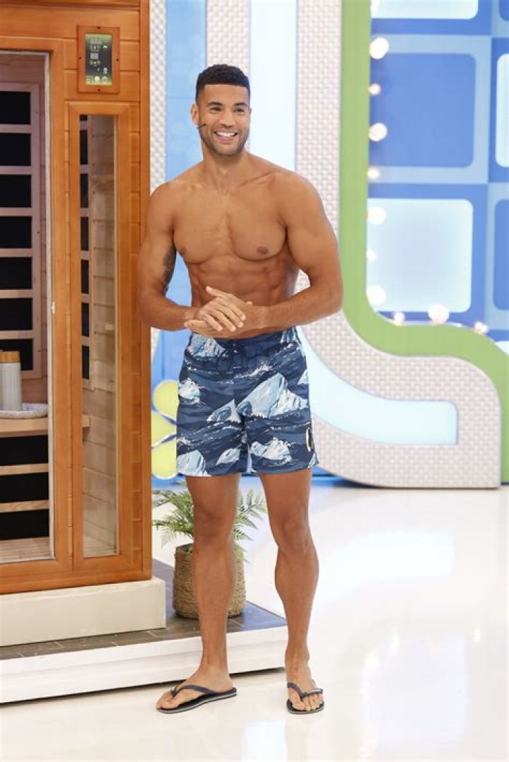 Is Devin Goda In A Relationship?