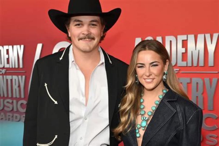 Are Zach Williams And Hank Williams Kin?