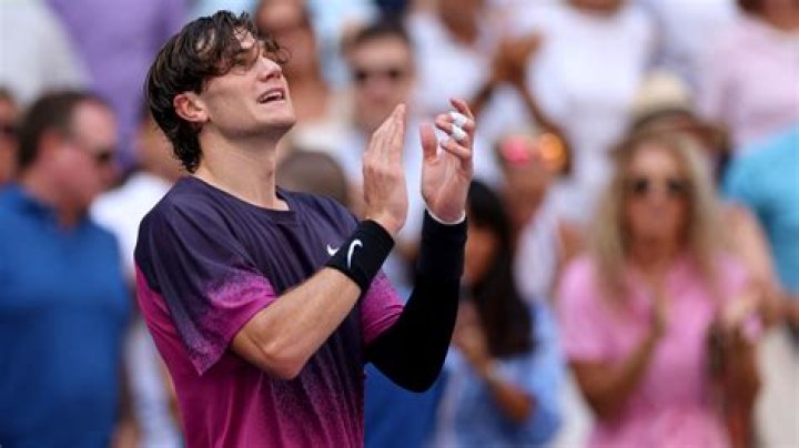 Unveiling The Fortune Behind The Rising Tennis Star