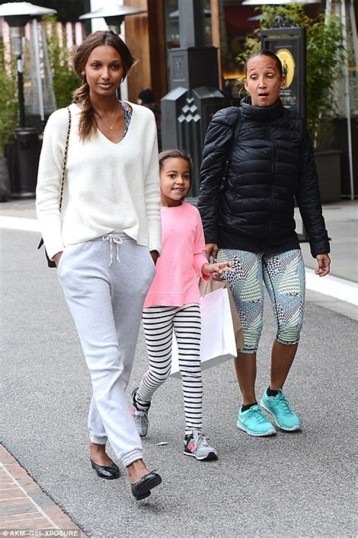 Discover The World Of Jasmine Tookes And Her Sister: A Behind-the-Scenes Look