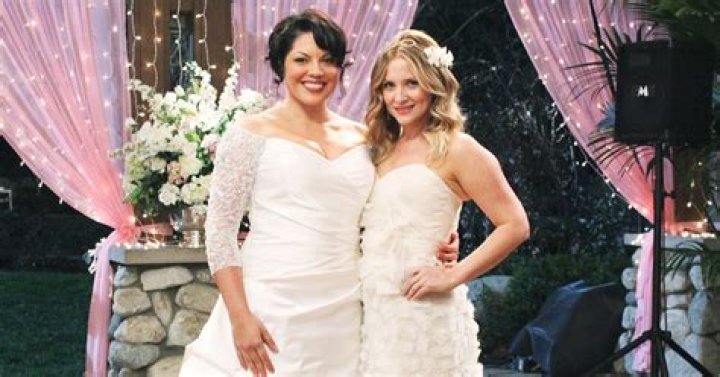 Jessica Capshaw And Sara Ramirez In "Grey's Anatomy"