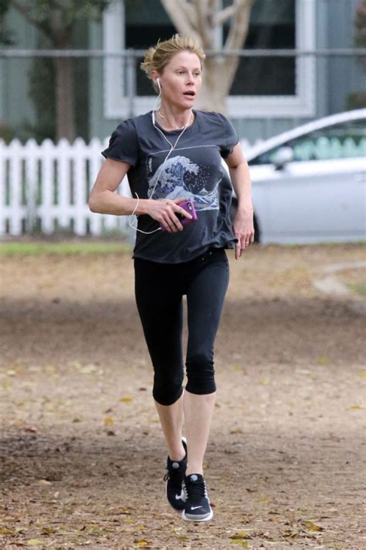 Discover The Secrets Of Julie Bowen's Fitness Journey