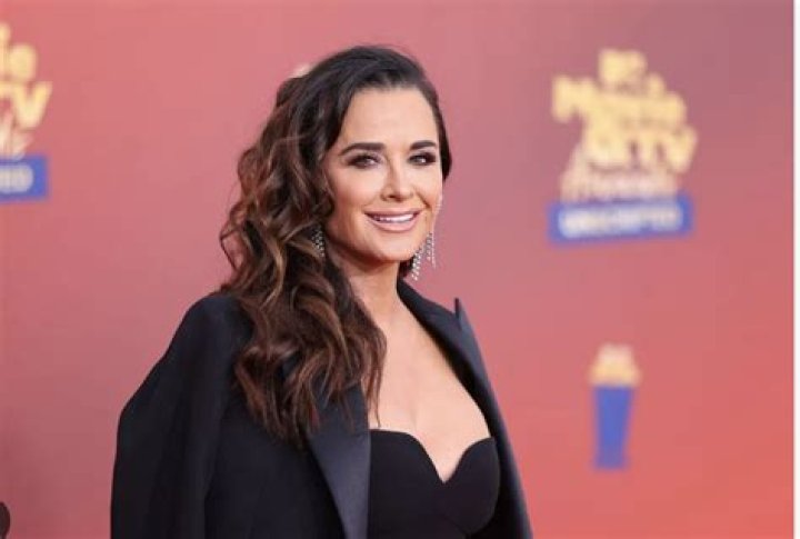 Unveiling The Secrets Of Kyle Richards' Height