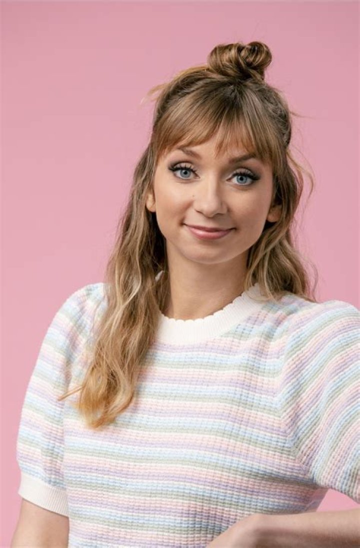 Unveiling The Multifaceted Artistry Of Lauren Lapkus