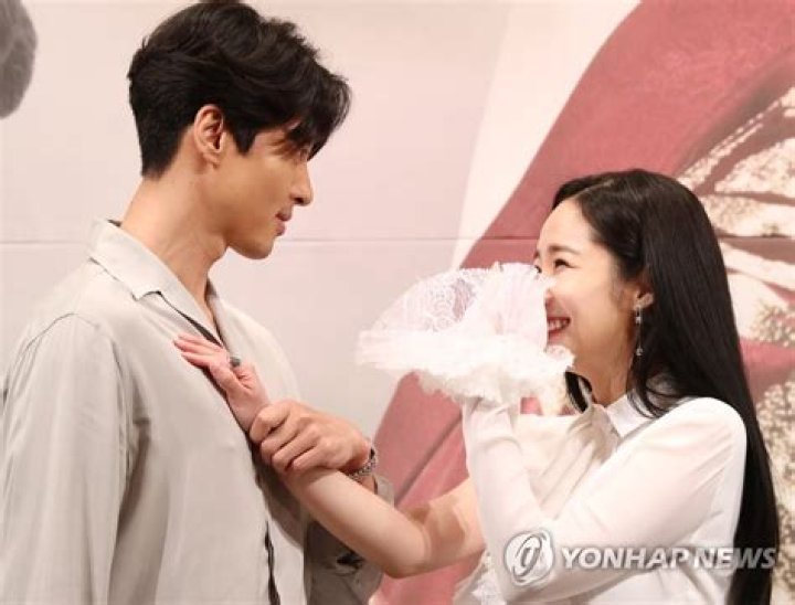 Unveiling The Chemistry And Success Of Lee Dong Wook And Park Min Young