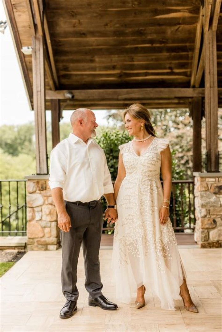 Lisa Robertson And Jeffrey Lawrence's Dreamy Wedding
