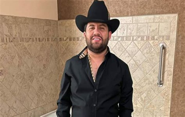 Luis R Conriquez's Height Explored