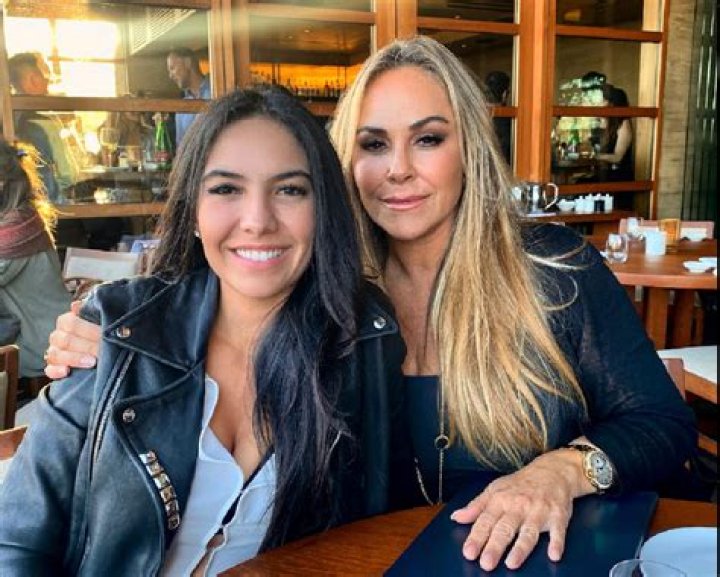 Unveiling The Pillars Of Support: Noor Alfallah's Parents