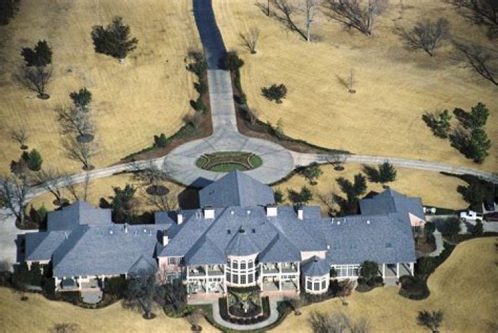 The Enigmatic World Of Pastor Mansions Revealed