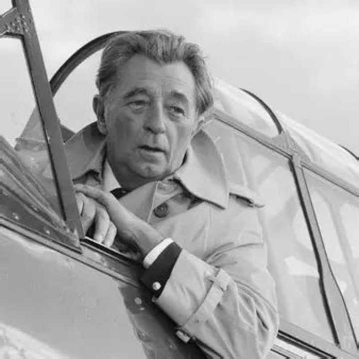 Unveiling Robert Mitchum's Net Worth: Secrets And Surprises Revealed