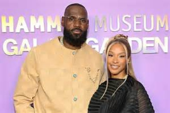 Unveiling The Enigma: Savannah James' Height Decoded