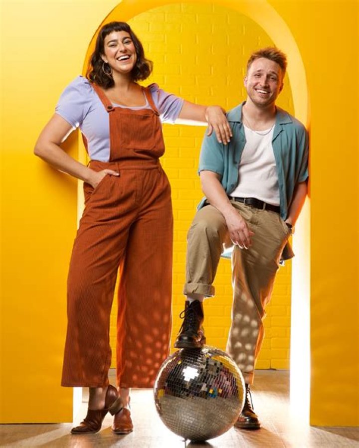 Unveiling The Comedy Genius And Heartwarming Bond Of "Shayne Topp Mom"