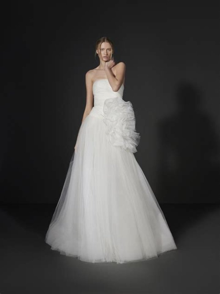 Unveiling The Enchanting World Of Wedding Dresses From Paris, France