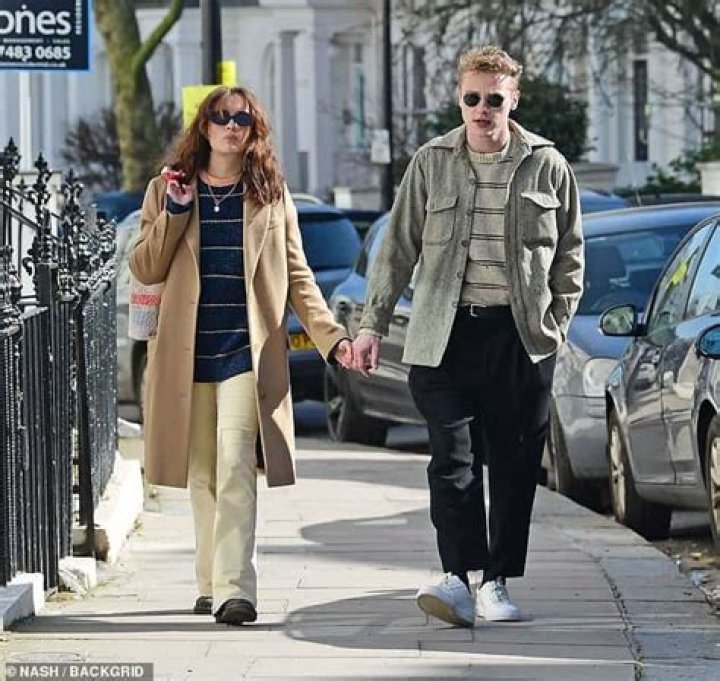 Uncover The Mystery: Olivia Cooke's Partner Revealed